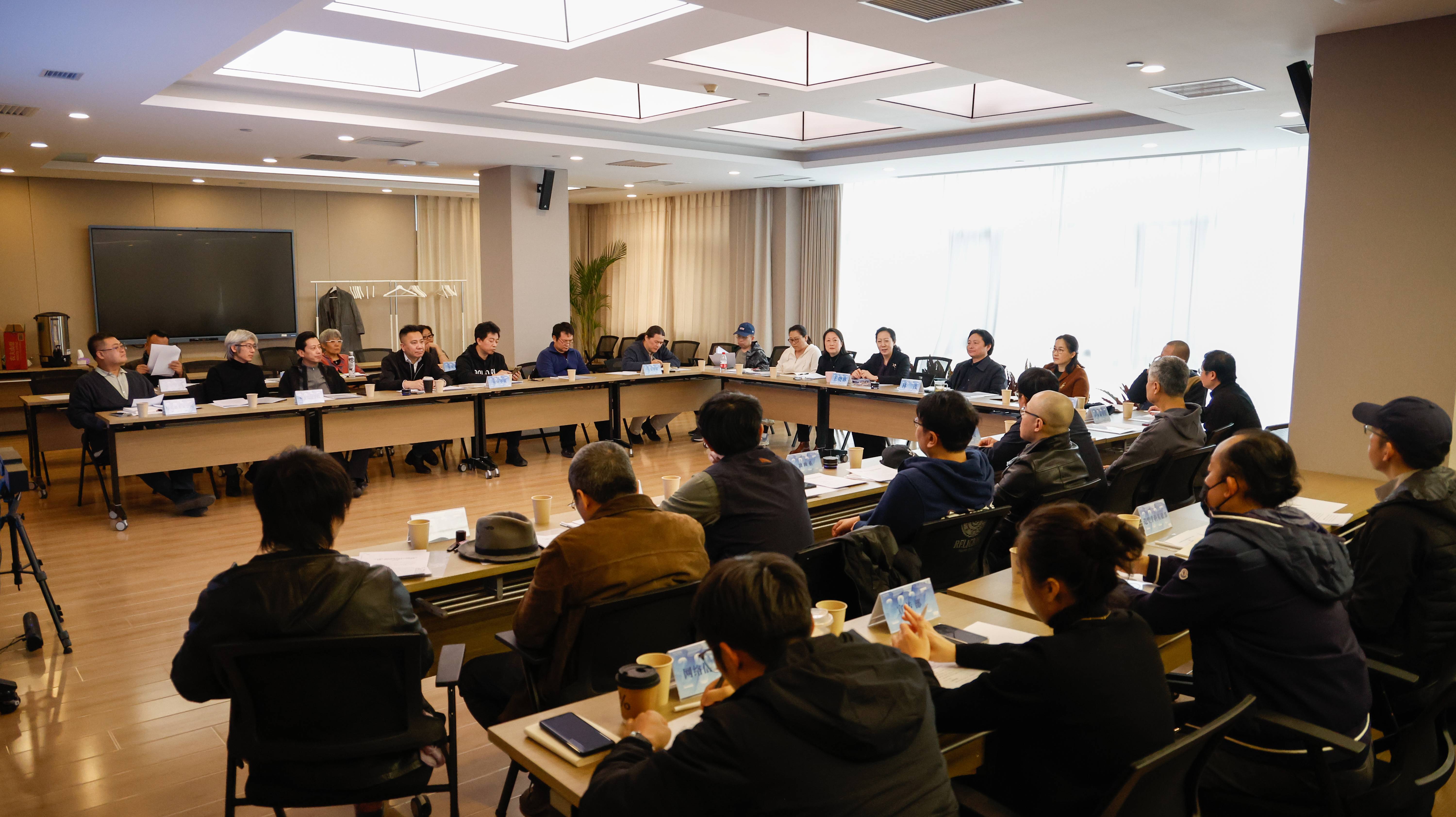 学校召开教学专题会 部署新学期教学工作