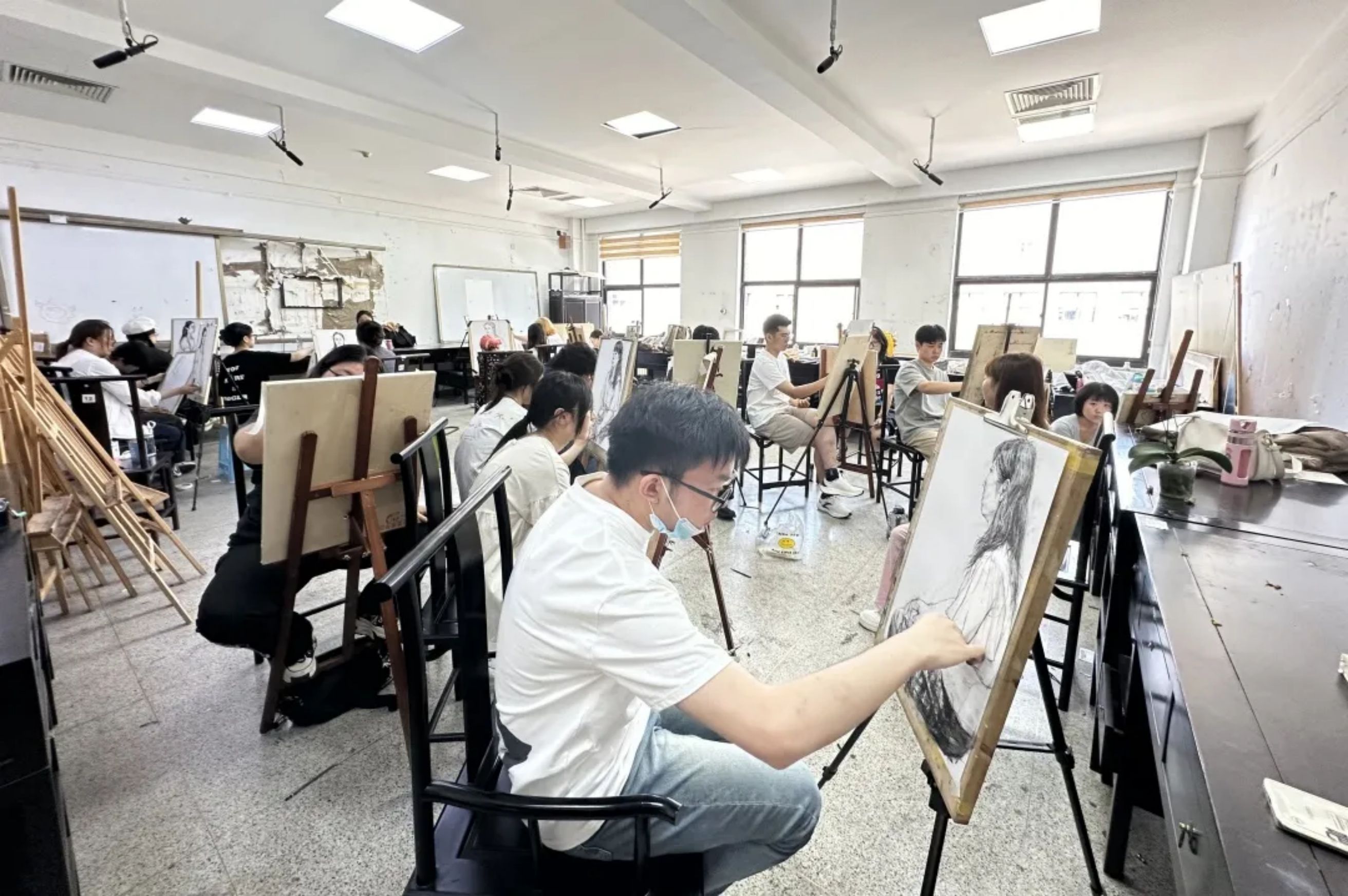 开学首日教学检查，一键启动美院上课模式