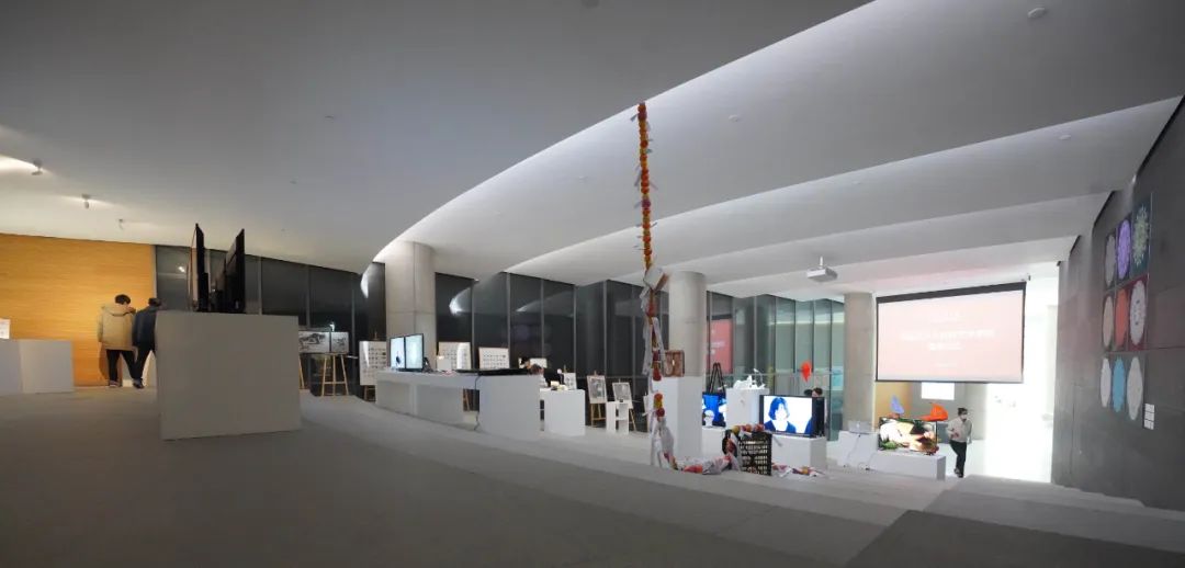 中央美院实验艺术与科技艺术学院揭牌，“向量场”学生作品汇报展同期开幕