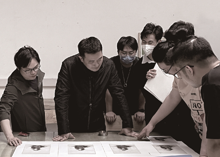 迎评促建丨孔亮：深化传承传统版画技艺，培养创新思维与实验精神